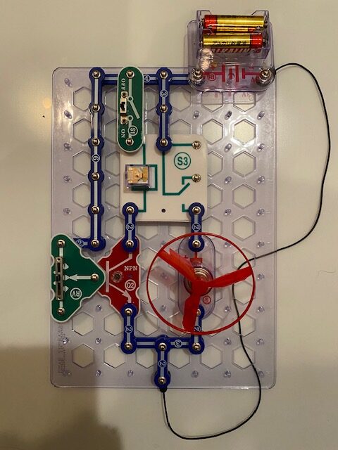 電脳サーキットで作成したクーリングファンモータの回路
